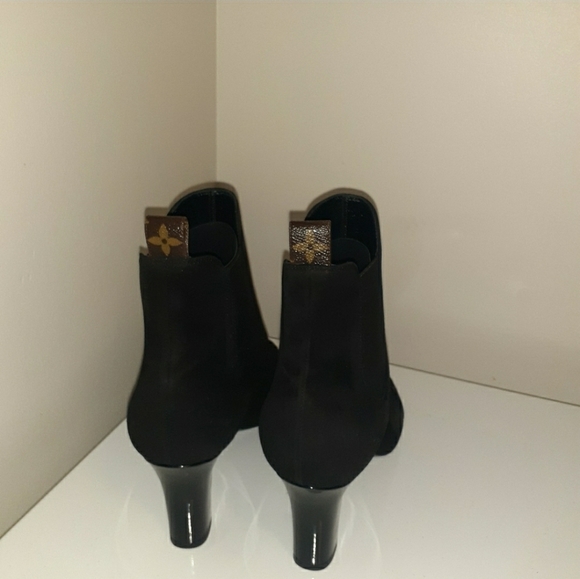 🚫SOLD🚫 Louis Vuitton Booties - Picture 3 of 8